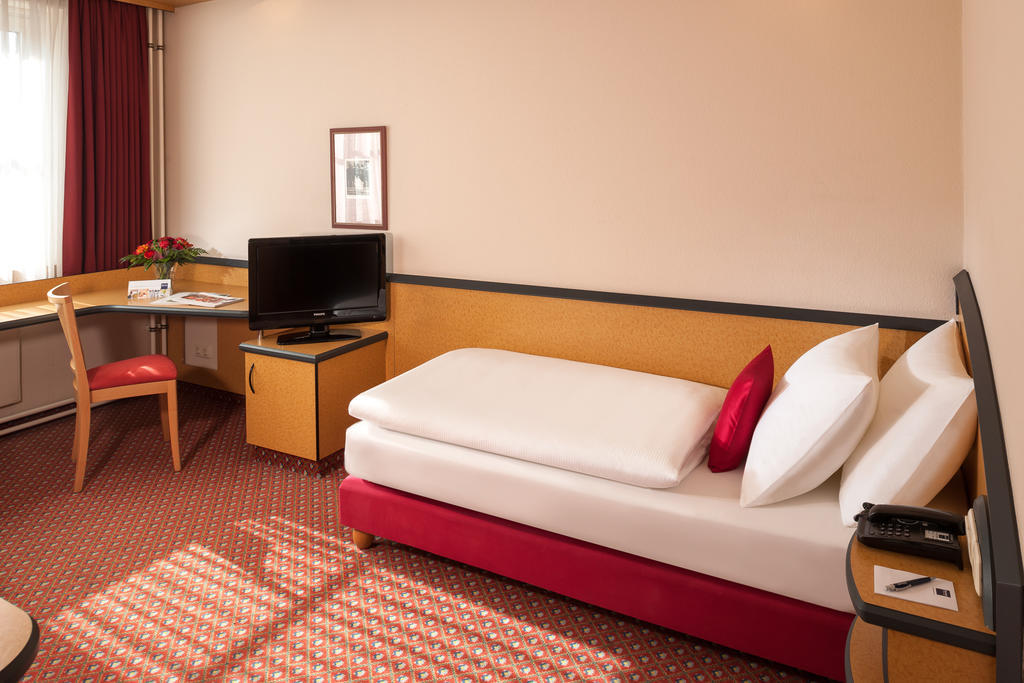 Dorint Airport-Hotel Berlin-Tegel Δωμάτιο φωτογραφία